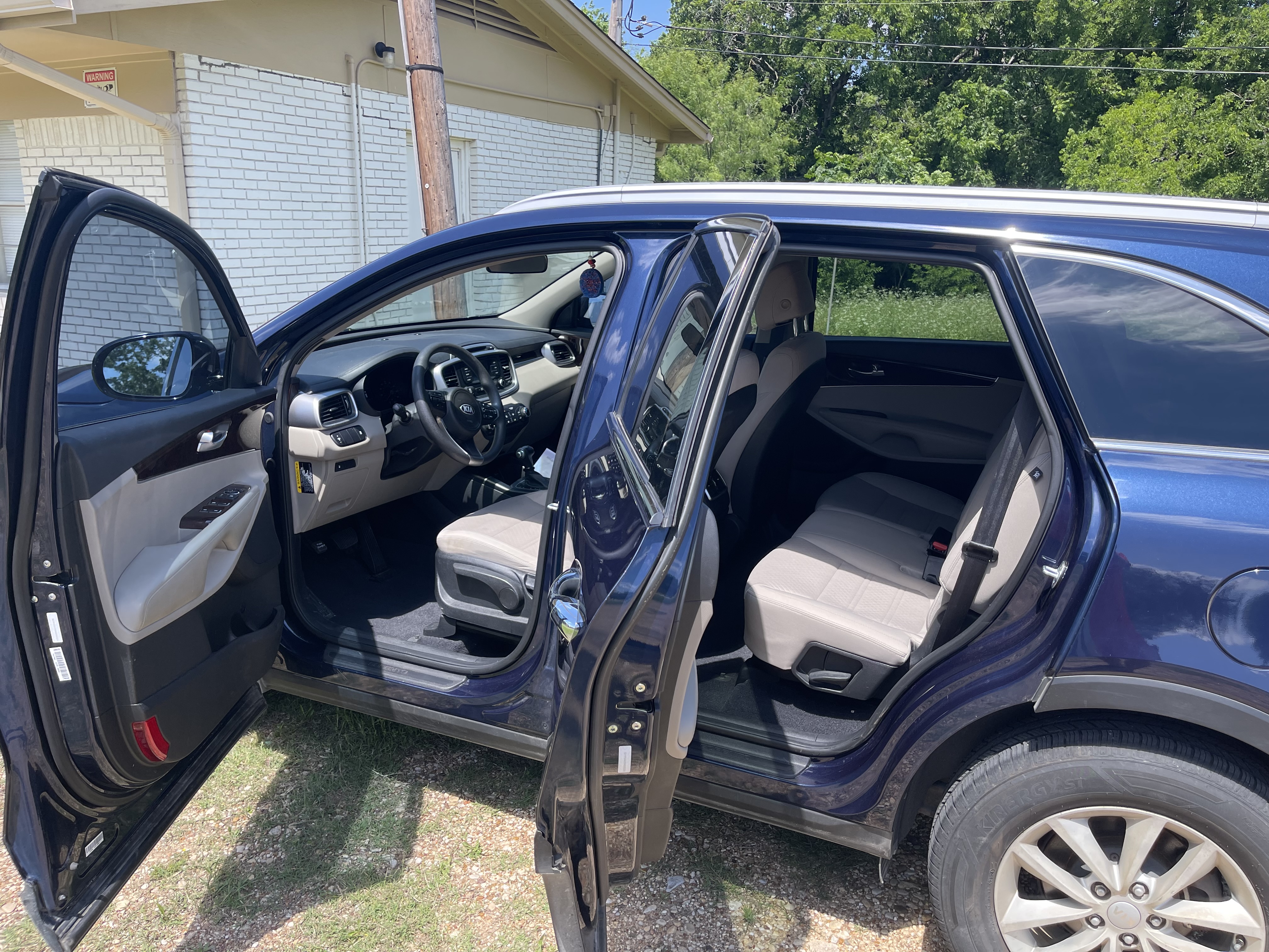 Used 2017 Kia Sorento FWD image 6
