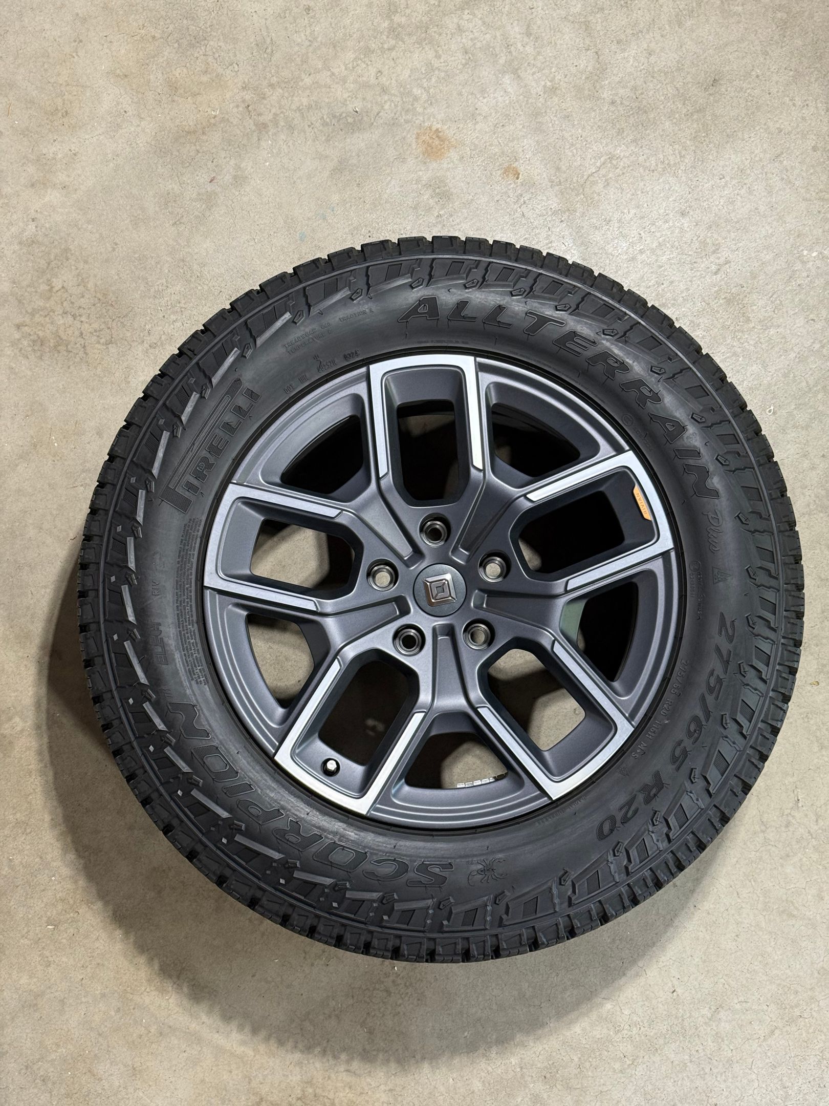 Used 2023 Rivian R1S Adventure Quad AWD/4WD image 31