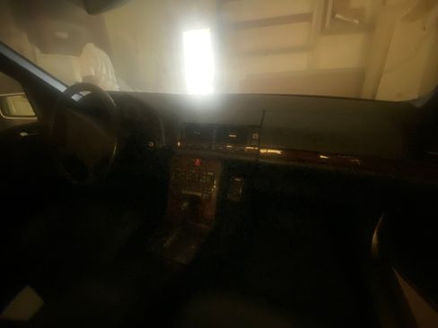 Used 1995 Mercedes-Benz S 320 image 9