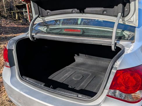 Used 2012 Chevrolet Cruze LT image 9