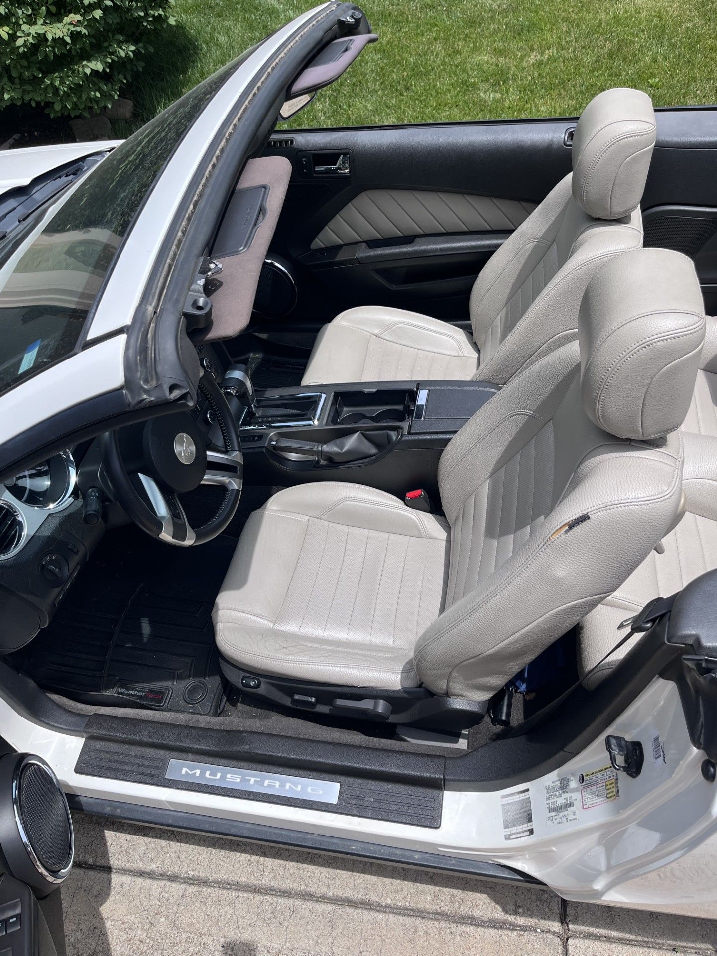 Used 2012 Ford Mustang Premium RWD image 6