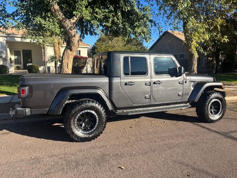 Used 2021 Jeep Gladiator Sport AWD/4WD image 11