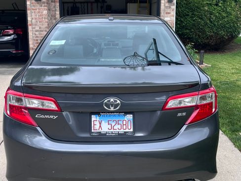 Used 2012 Toyota Camry SE w/ Convenience Pkg FWD image 4