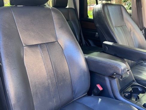 Used 2016 Land Rover LR4 HSE Silver Edition image 13