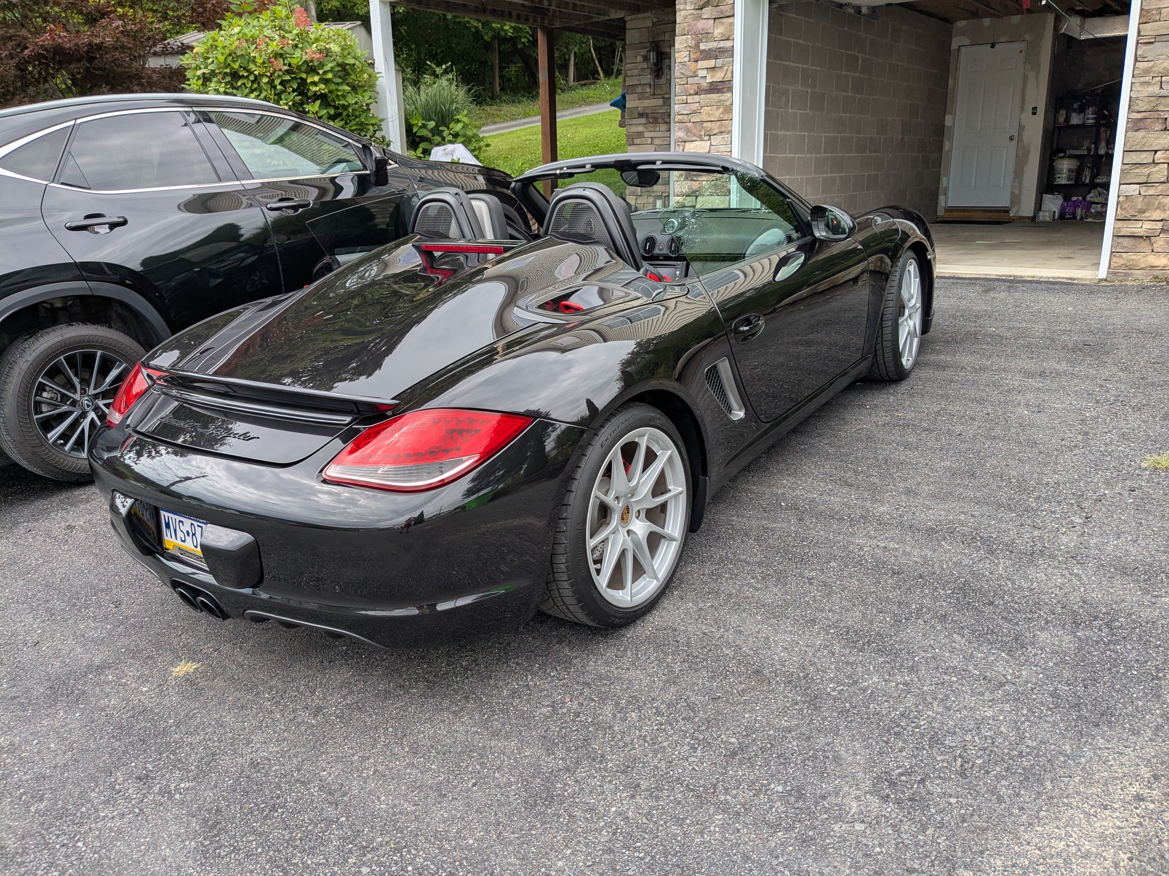 Used 2012 Porsche Boxster Spyder w/ Sport Chrono Pkg Plus RWD image 8