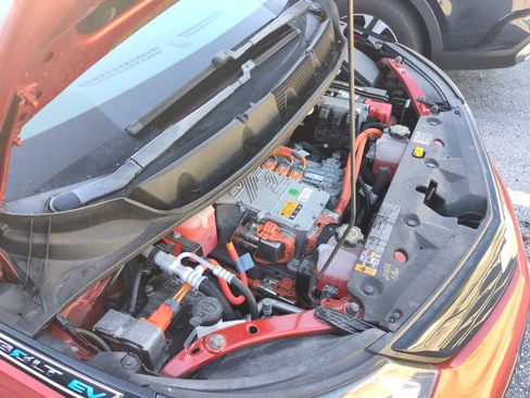 Used 2020 Chevrolet Bolt LT image 14