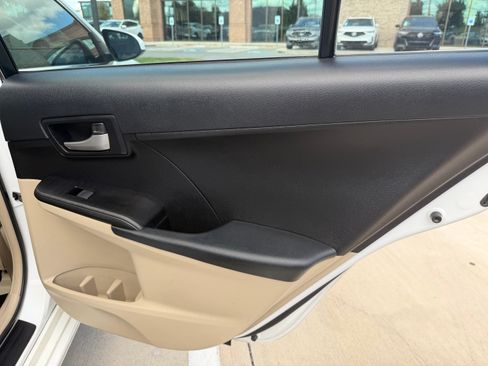 Used 2012 Toyota Camry LE image 18