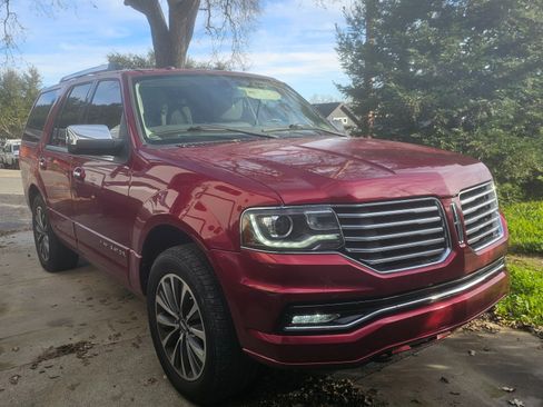 Used 2015 Lincoln Navigator 2WD image 6