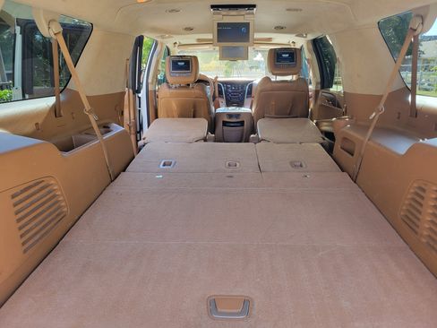 Used 2016 Cadillac Escalade ESV Platinum image 22