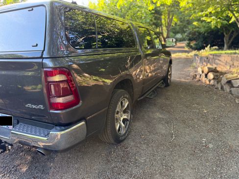 Used 2024 RAM 1500 Laramie AWD/4WD image 8