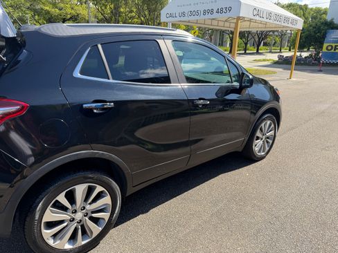Used 2020 Buick Encore Preferred AWD/4WD image 2