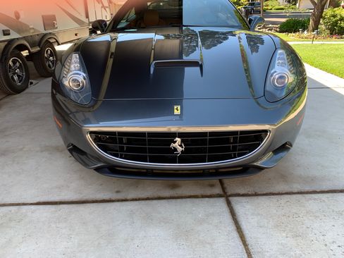 Used 2011 Ferrari California Convertible 2D image 2