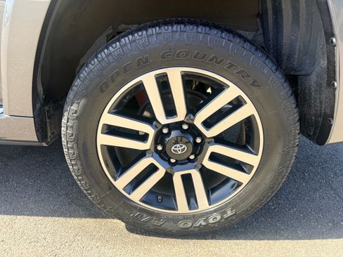 Used 2015 Toyota 4Runner Limited image 17