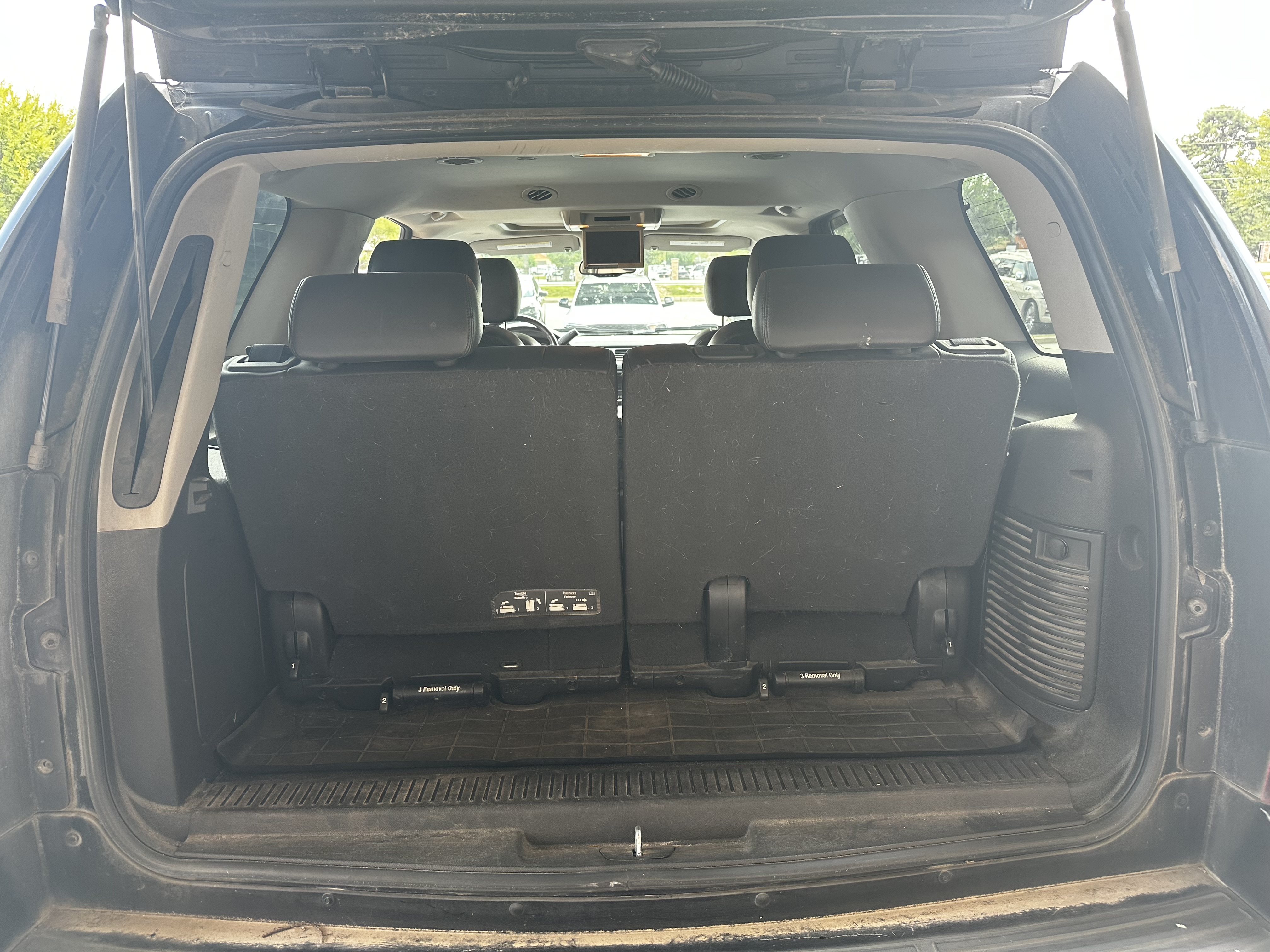Used 2011 Chevrolet Tahoe LT RWD image 12