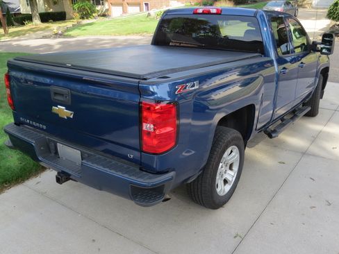Used 2017 Chevrolet Silverado 1500 LT w/ All Star Edition AWD/4WD image 4