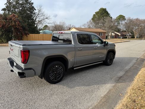 Used 2025 GMC Sierra 1500 Denali image 8