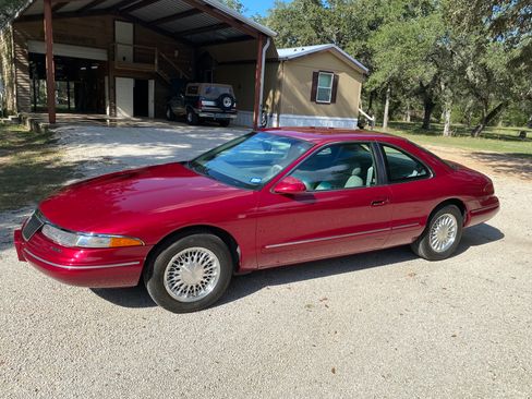 Used 1995 Lincoln Mark VIII image 2