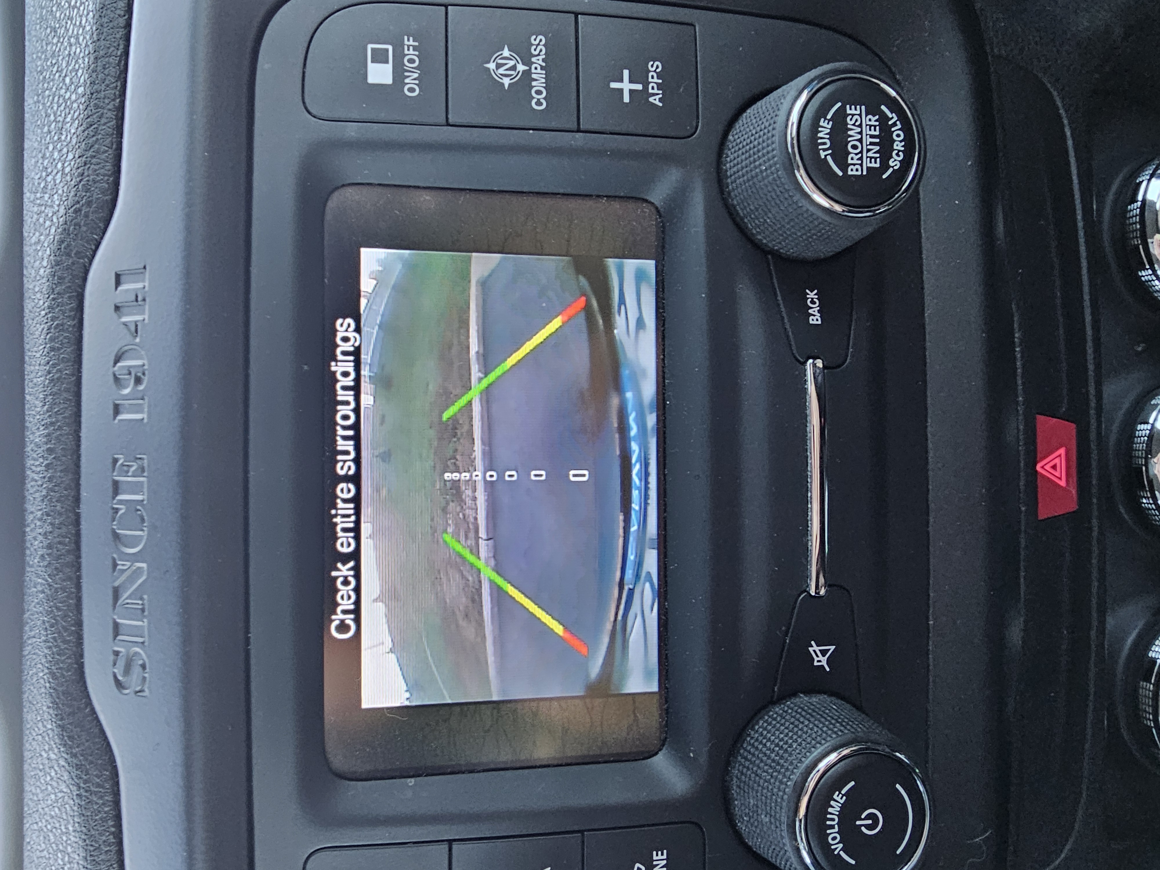 Used 2016 Jeep Renegade Latitude FWD image 9