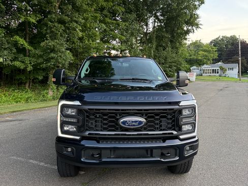 Used 2024 Ford F250 XLT w/ XLT Premium Package AWD/4WD image 2