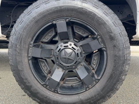 Used 2016 Ford F250 Lariat w/ Lariat Ultimate Package image 13