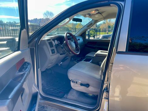 Used 2006 Dodge Ram 2500 Truck SLT w/ Quad Cab Big Horn Value Group image 8