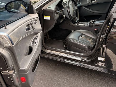 Used 2007 Mercedes-Benz CLS 550 image 10