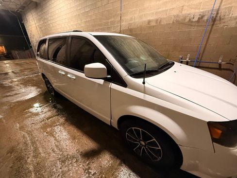 Used 2019 Dodge Grand Caravan GT image 12
