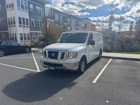 Used 2013 Nissan NV 2500 SV image 4