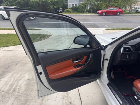 Used 2016 BMW M3 RWD image 12