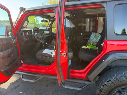 Used 2018 Jeep Wrangler Unlimited Sport S AWD/4WD image 9