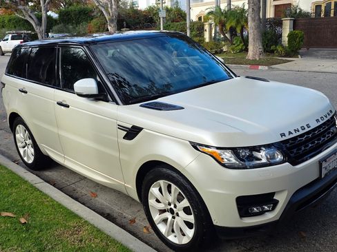 Used 2015 Land Rover Range Rover Sport HSE image 2