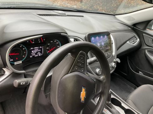 Used 2019 Chevrolet Malibu LS w/ LPO, Convenience Package 2 image 4