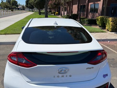 Used 2019 Hyundai Ioniq Limited w/ Ultimate Package 02 FWD image 5