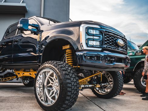 Used 2023 Ford F250 Lariat w/ Sport Appearance Package image 5