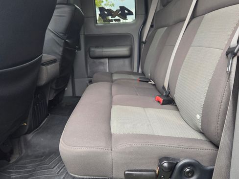 Used 2005 Ford F150 XLT image 4