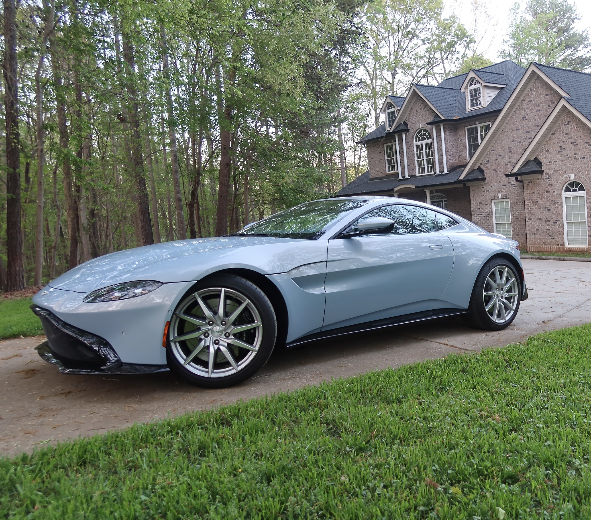 Used 2020 Aston Martin V8 Vantage Coupe RWD image 1