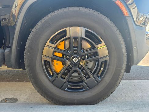 Used 2023 Rivian R1S Adventure image 19