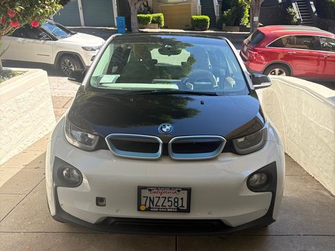 Used 2015 BMW i3 Hatchback 4D image 1