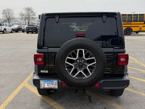 Used 2024 Jeep Wrangler Unlimited Sahara image 10