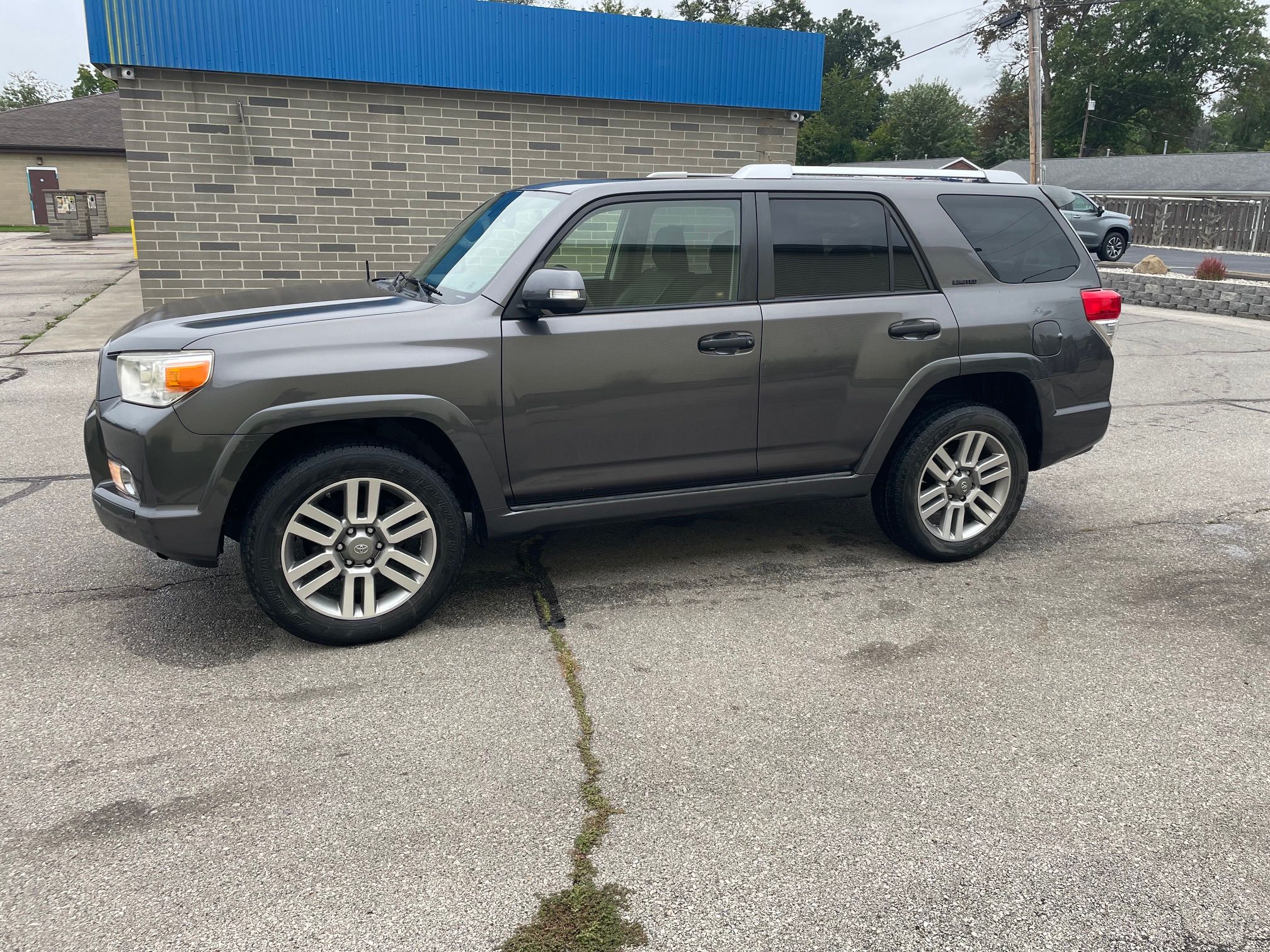 Used 2012 Toyota 4Runner Limited AWD/4WD image 6