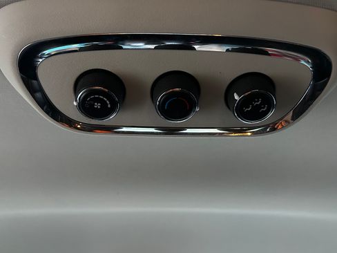 Used 2016 Dodge Durango Limited w/ Nav & Power Liftgate Group image 10