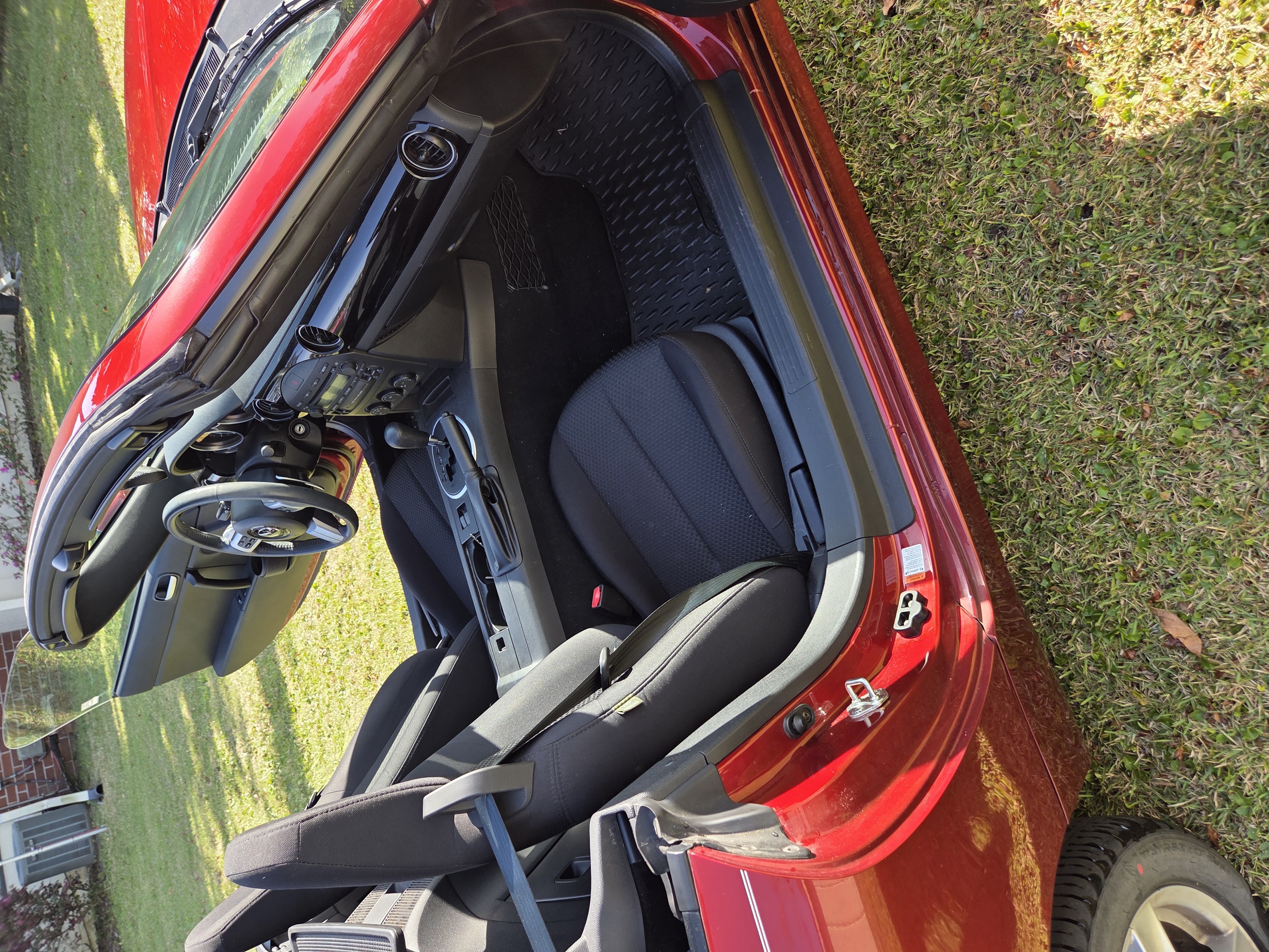 Used 2007 MAZDA MX-5 Miata Sport w/ Appearance Pkg RWD image 4