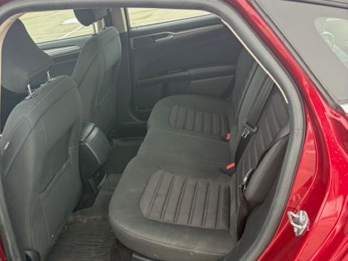 Used 2017 Ford Fusion SE image 8