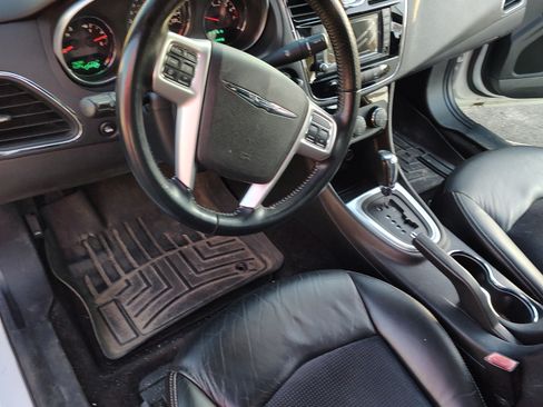 Used 2011 Chrysler 200 S image 18