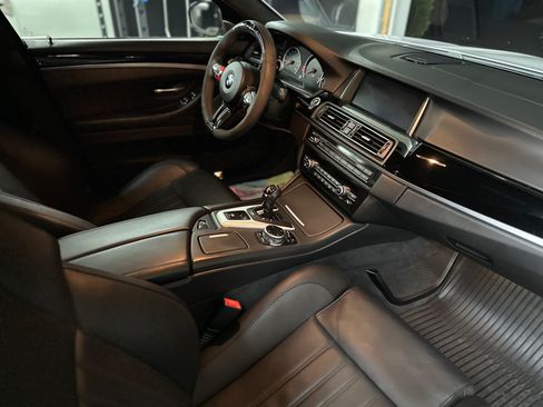 Used 2014 BMW M5 Competition image 18