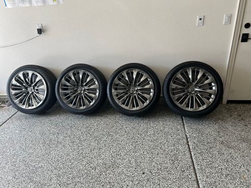 Used 2018 Lexus LS 500h 500h Sedan 4D w/ Luxury Package image 12