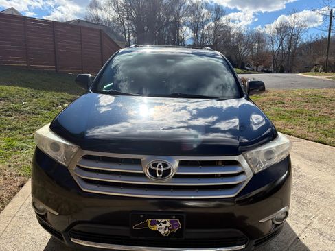 Used 2012 Toyota Highlander Limited image 7