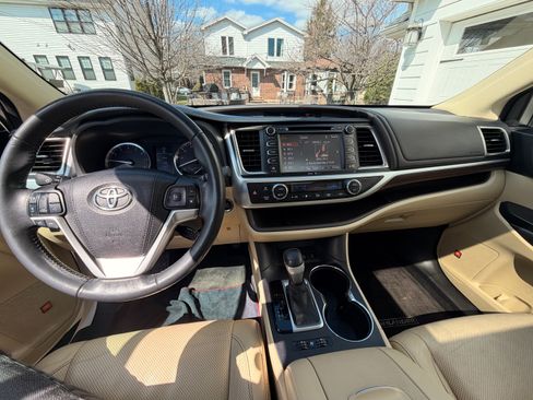 Used 2015 Toyota Highlander Limited image 12