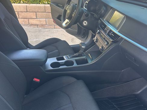 Used 2020 Kia Optima LX image 8