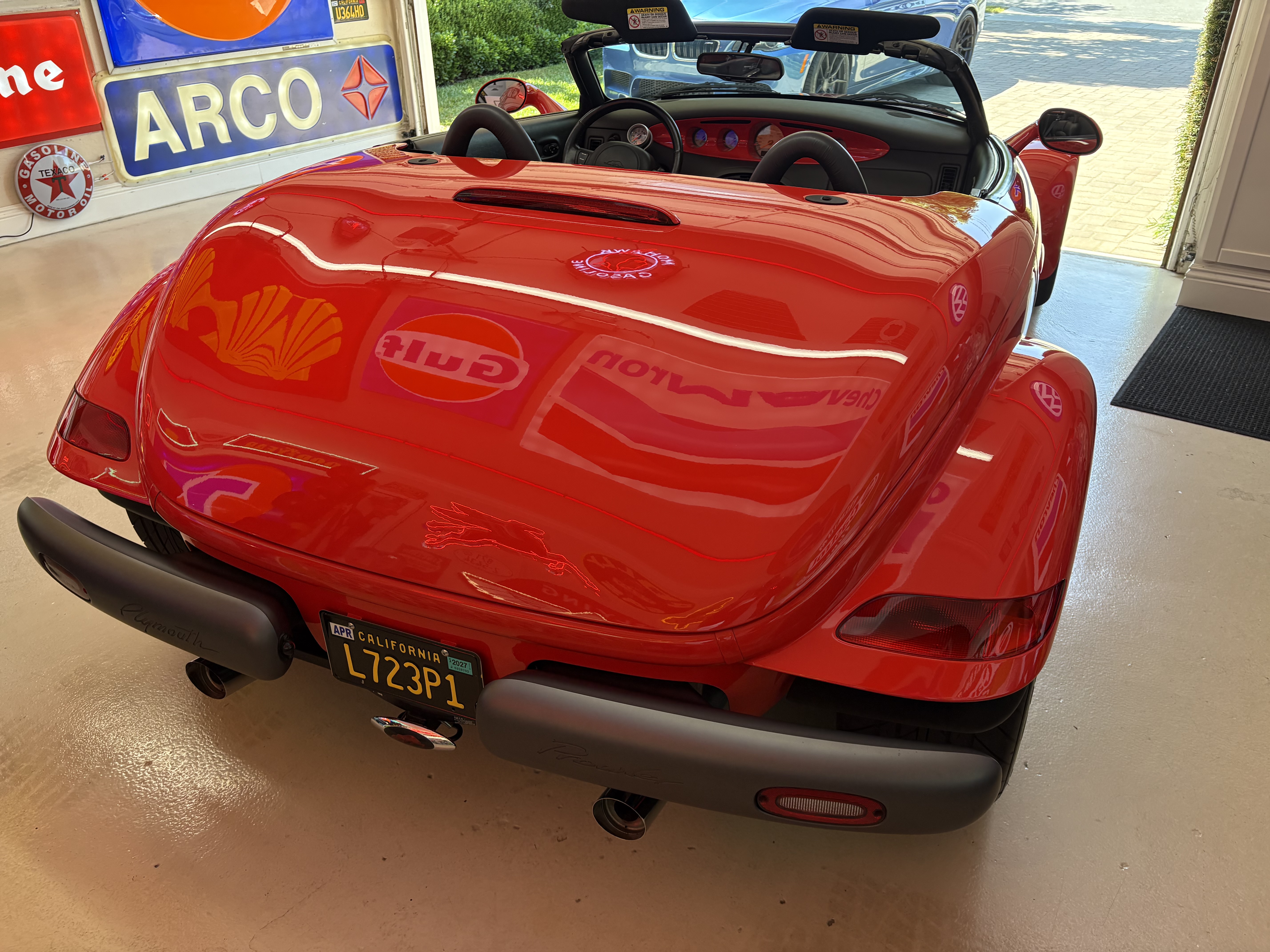 Used 1999 Plymouth Prowler RWD image 28